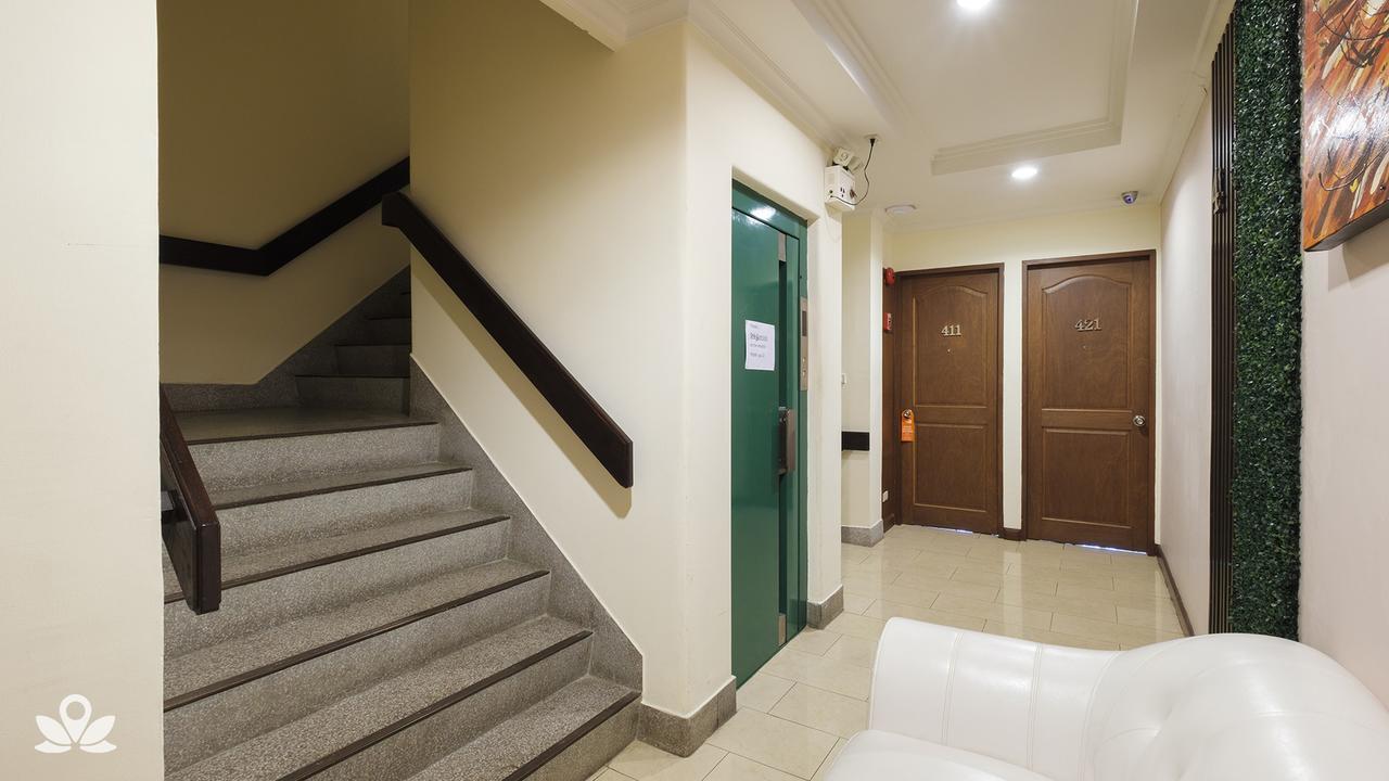 Zen Rooms Silom 12 Bangkok Exterior foto