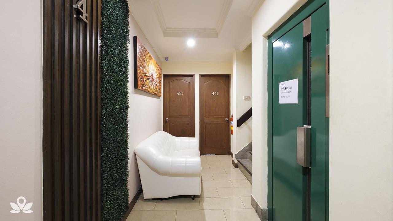 Zen Rooms Silom 12 Bangkok Exterior foto